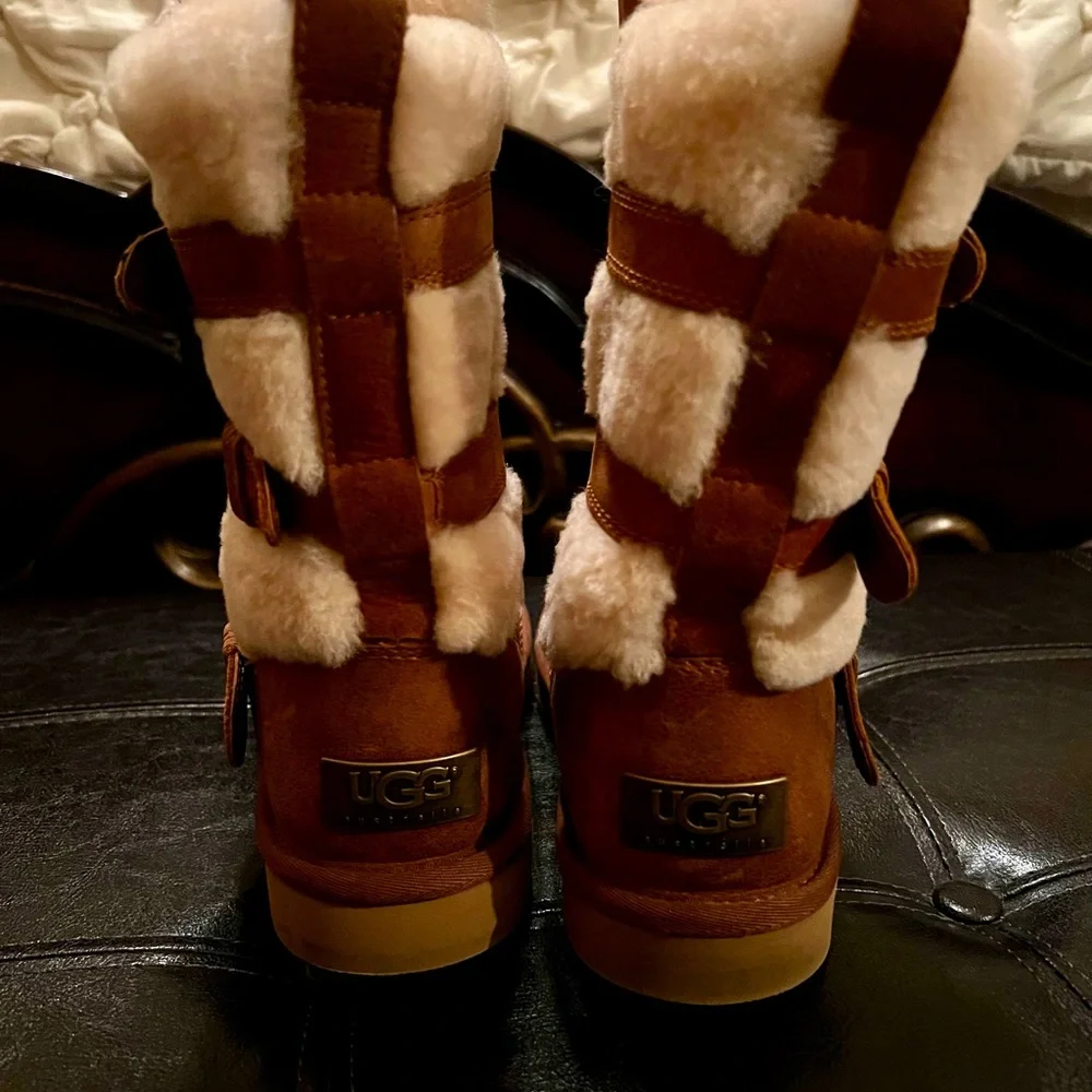 UGG boots - Picture 1 of 4